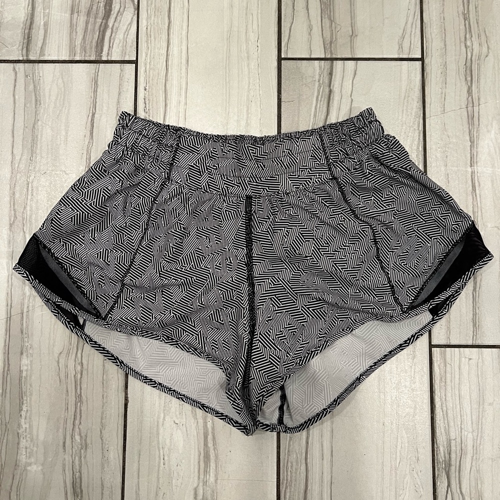 Lululemon running hot shorts sz 4 regular low rise track lined